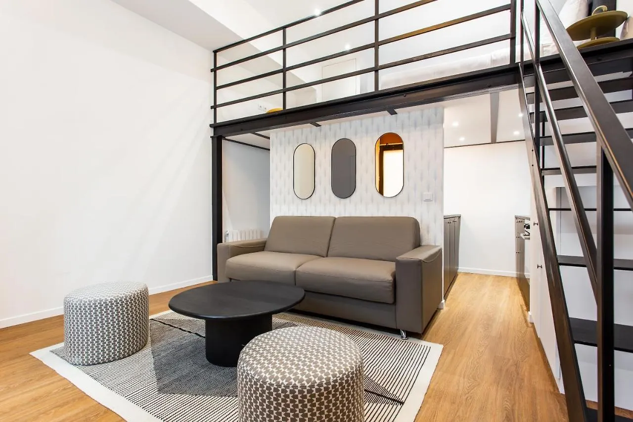 Luxury Loft In דירה *